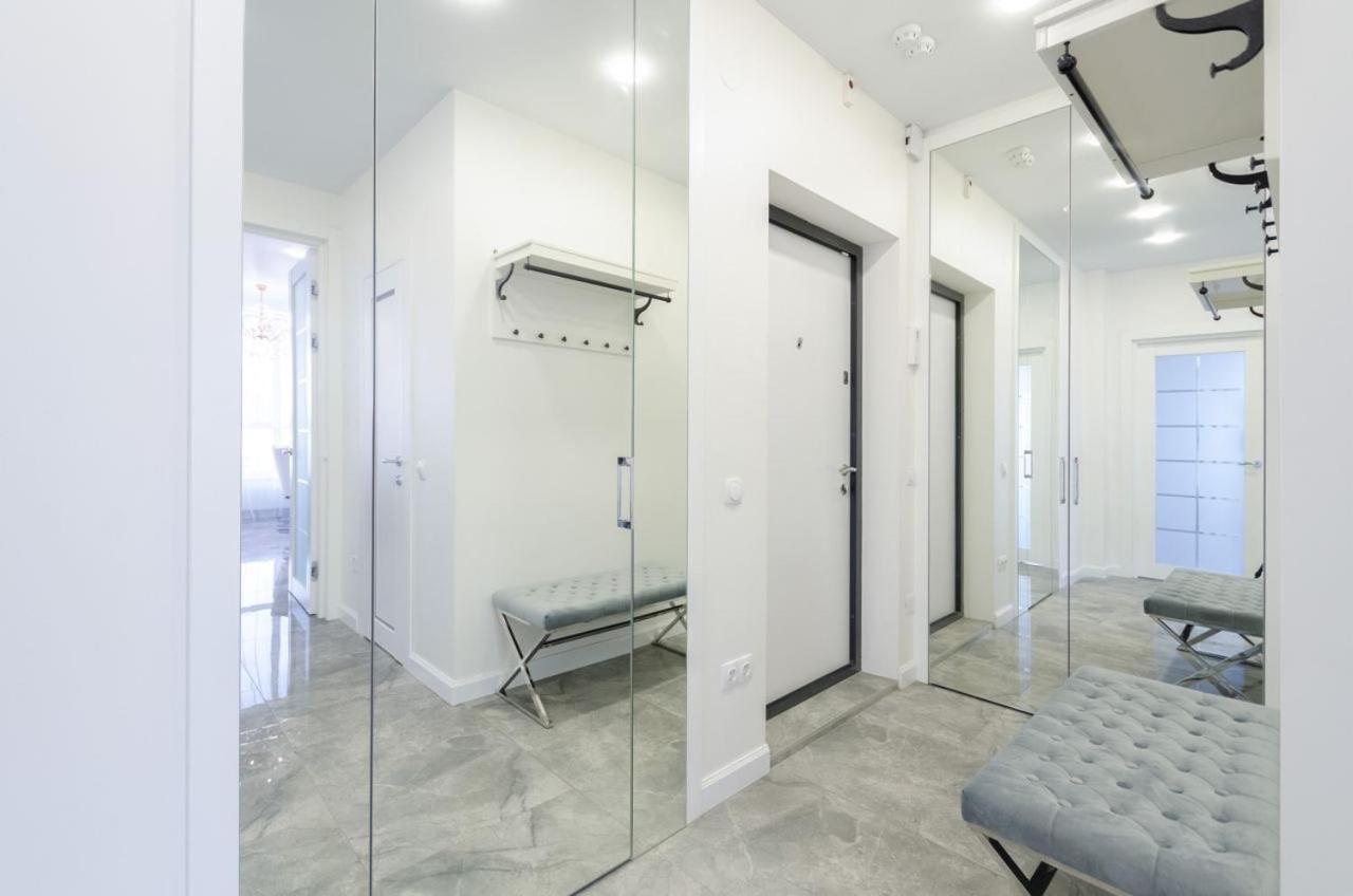 Kyiv White Apartment Victory Экстерьер фото