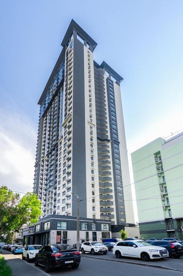 Kyiv White Apartment Victory Экстерьер фото