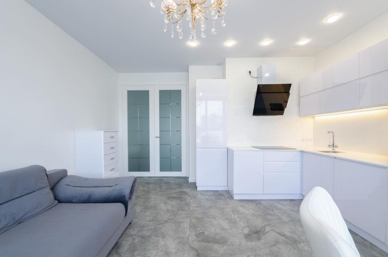 Kyiv White Apartment Victory Экстерьер фото