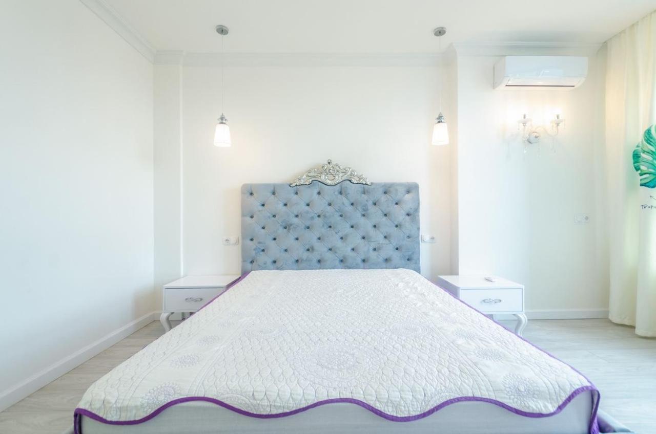 Kyiv White Apartment Victory Экстерьер фото